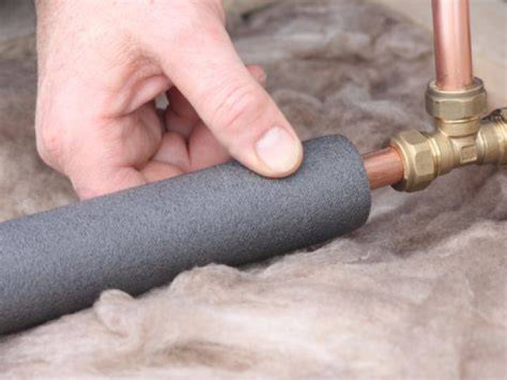 022_FHM_WINTER18 insulate pipes