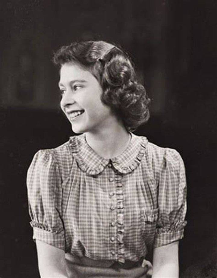 10 Pictures Of Miss Elizabeth Like You've Never Seen Her Before