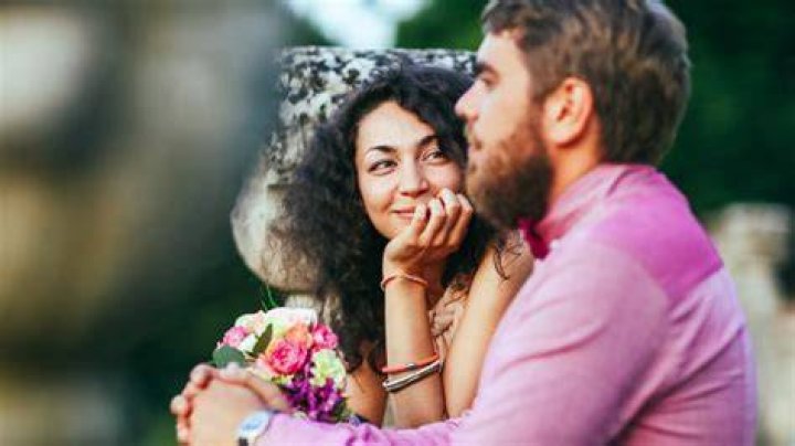 10 Questions To Ask If You Think He's Leading You On