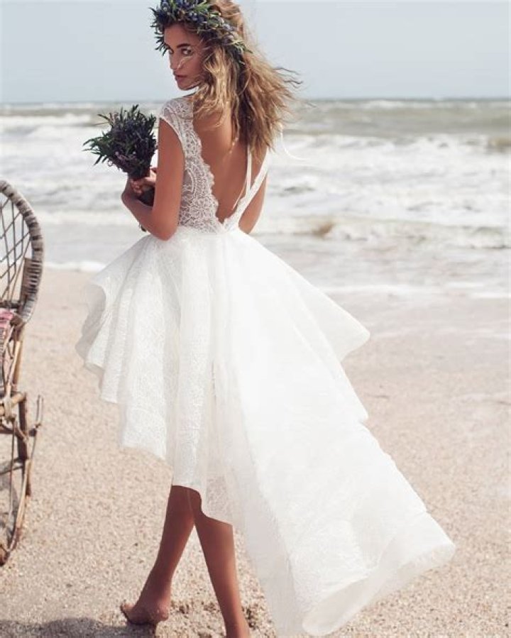 14 Best Beach Wedding Dresses for 2018