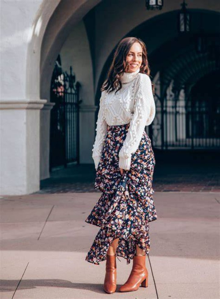 21 Best Long Skirt Outfits
