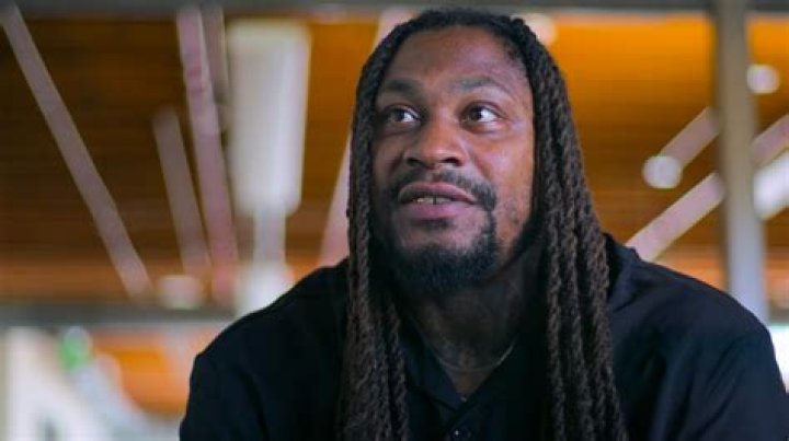 215Lb Marshawn Lynch’s Return to $816 Million Worth Restaurant Brings Out the
Laughter in Damian Lillard