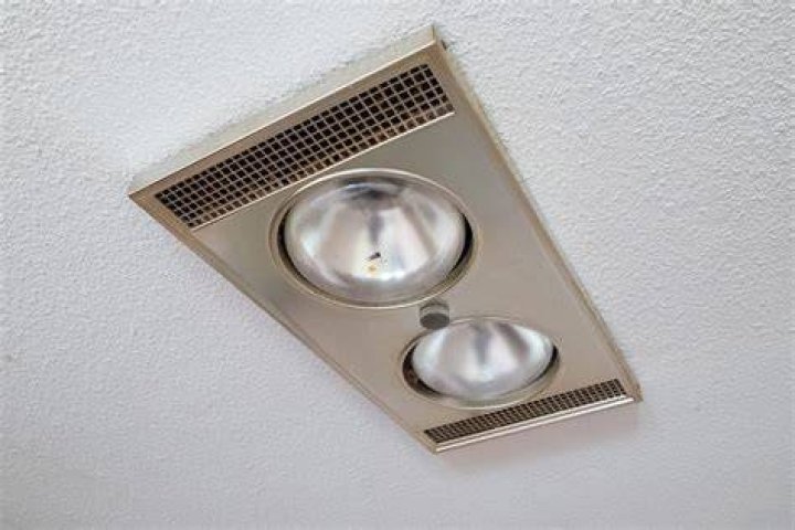 3 Best Heat Lamps for Your Bathroom to Keep Warm