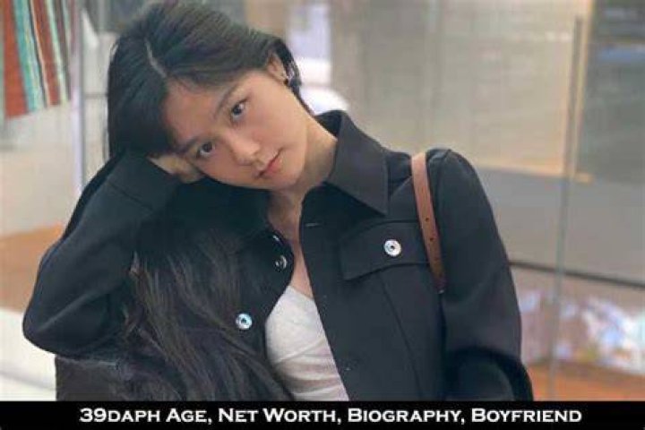 39daph Height, Weight, Age, Boyfriend, Facts, Biography