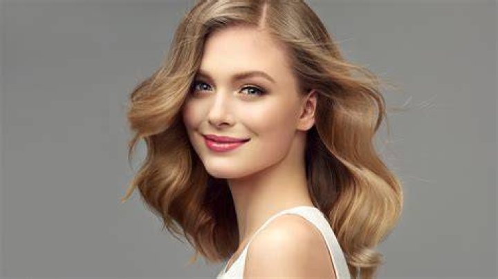 40 Honey Blond Hair Color Ideas For Your Next Appointment