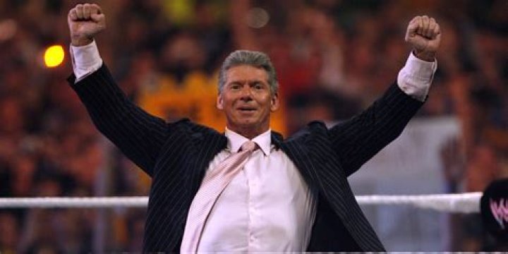 5 Reasons Why Vince McMahon Should Be Scared Of AEW (&5 Reasons Why He Shouldn't Be)