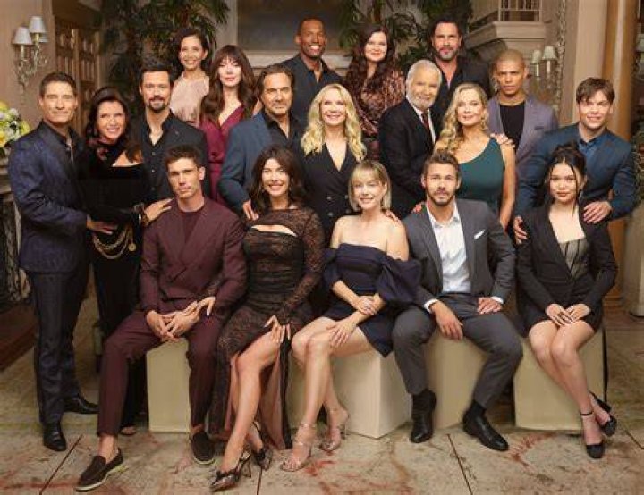 5 The Bold And The Beautiful Characters We'd Love To Grab A Drink With