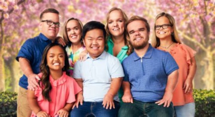 7 Little Johnstons Liz & Brice Reveal 'Engagement' Photoshoot! RING