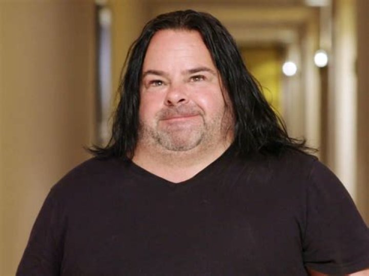 90 Day Fiancé: How Tall & How Old Is Big Ed?