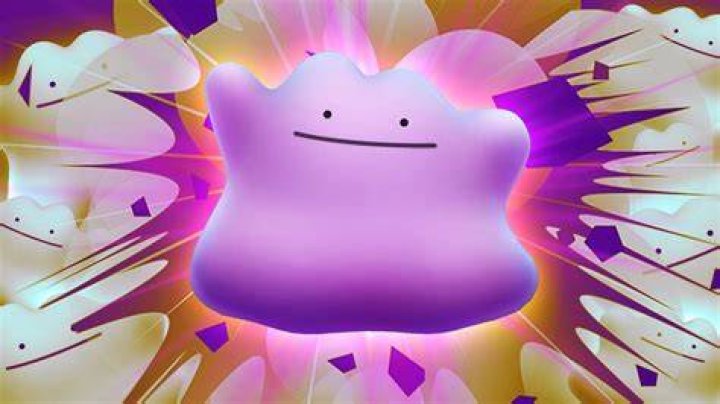 A Ditto highlighted over a background of several Dittos in Pok&eacute;mon GO.