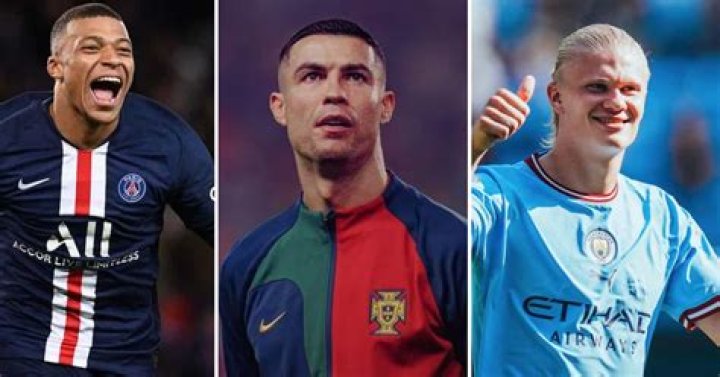 A top 10 list of the best shortest soccer players in the world right now