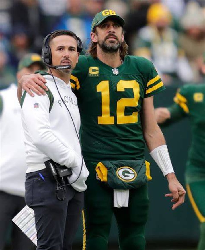 Aaron Rodgers celebrates