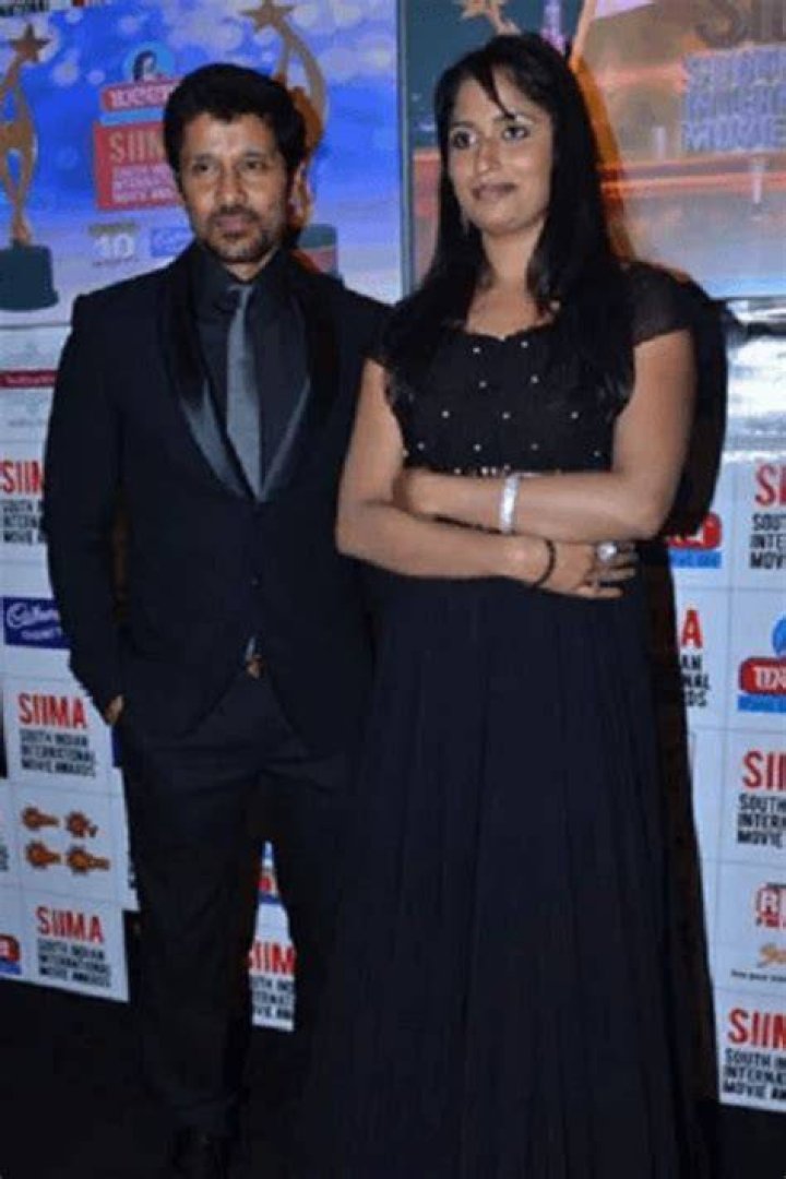 Actor Vikram Wife Shylaja Photo