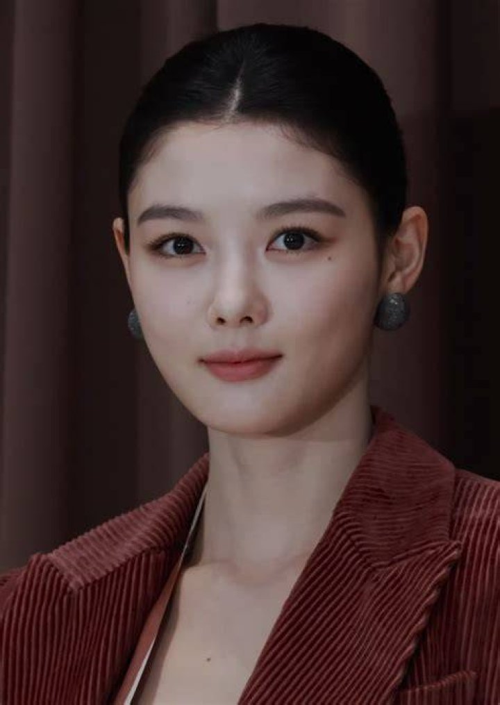 Actress Kim Yoo Jung and actor Kim Sung Cheol appear together in a
