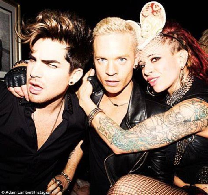 Adam Lambert Gets Birthday Lap Dance From David Arquette