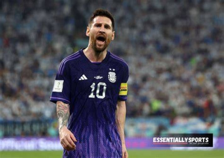After Angry Brawl During Loss, Furious Lionel Messi Demands ‘Respect’ & Tells
Young Uruguayans to ‘Learn a Little’