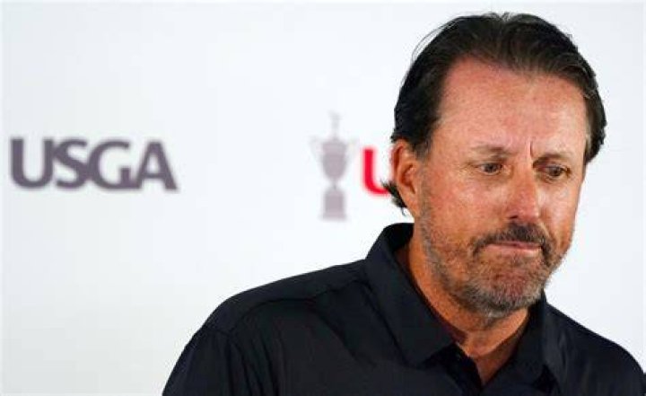 After Witnessing Her Husband’s Shocking Moment, Phil Mickelson’s Wife Amy Had an
Enlightening Reaction at the 2018 Open