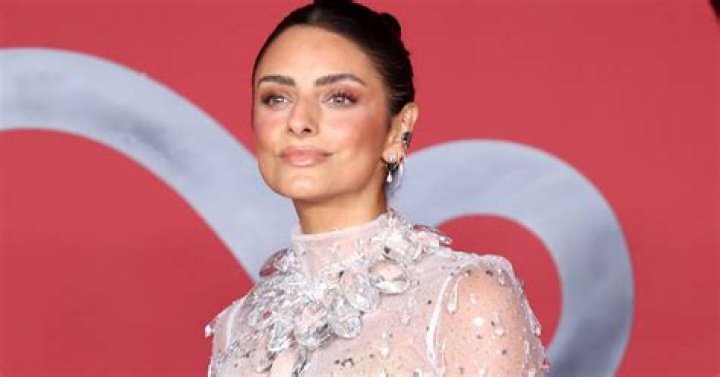 Aislinn Derbez sufre cuando su hija Kailani regresa a la escuela Us