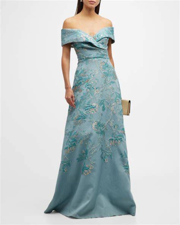 Albarella Long-Sleeved Jacquard Gown
