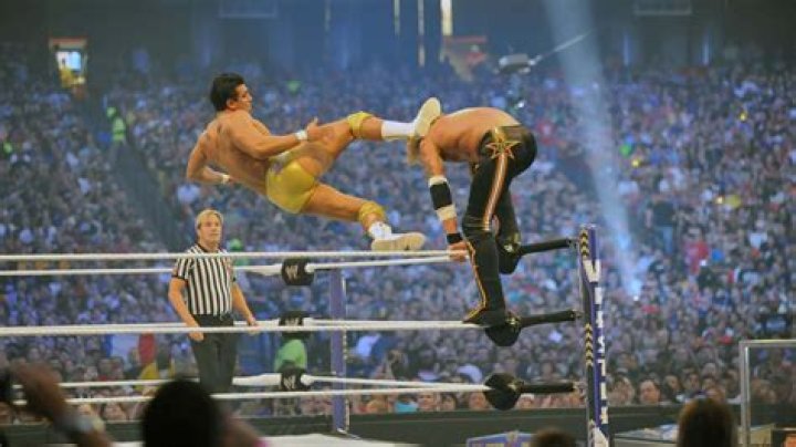 Alberto Del Rio kick