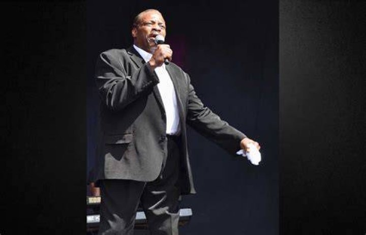 alexander o'neal's net worth
