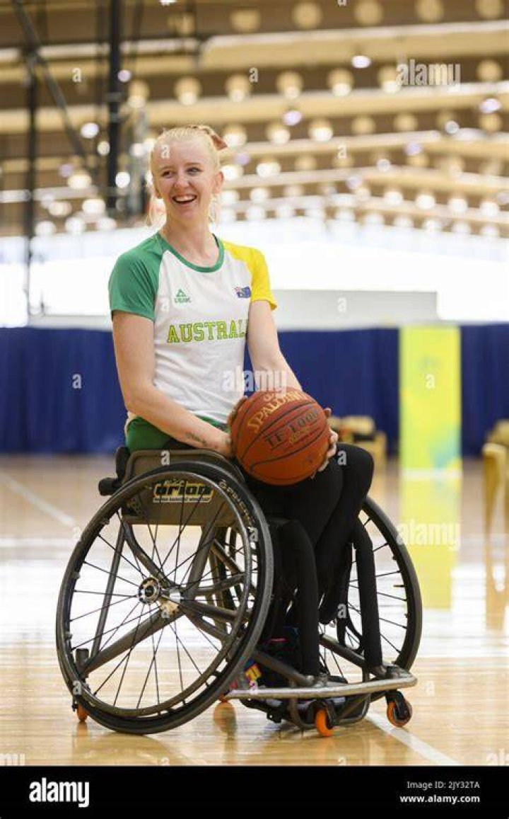Amber Ray&rsquo;s basketballer exbae shades her after gender reveal party