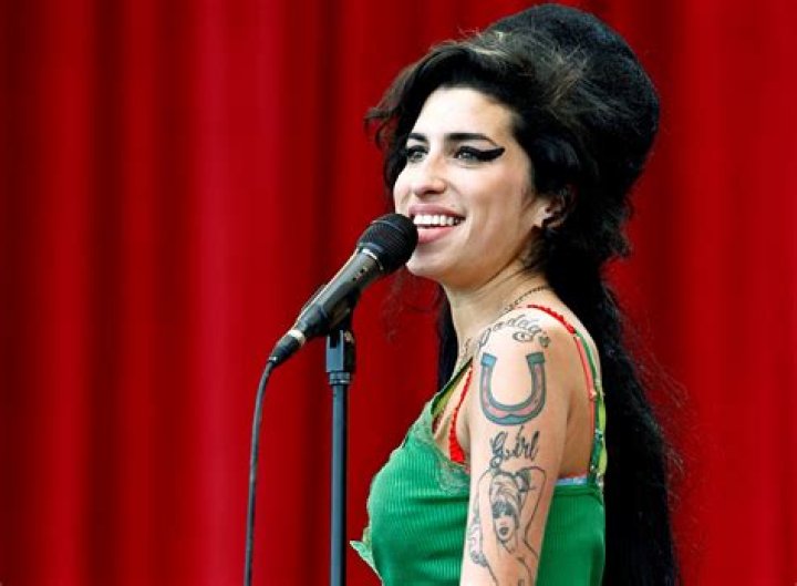 Amy Winehouse Pictures - Photos of Amy Winehouse
