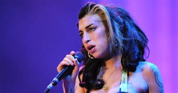 Amy Winehouse: Singer, Bio, Death, Last Words, Net Worth !