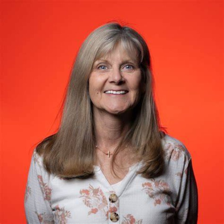 An In-depth Examination Of The Life And Legacy Of An Extraordinary Woman Is Provided By Marcia Murphey.