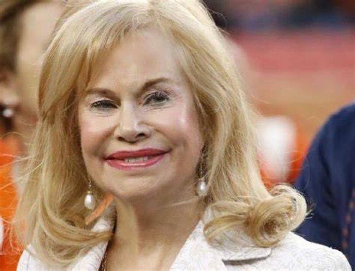 Annabel Bowlen Age, Net Worth, Wiki, Height and More