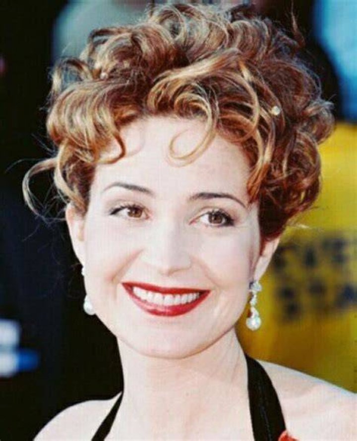 Annie Potts Bio: A Journey Through Her Life And Career