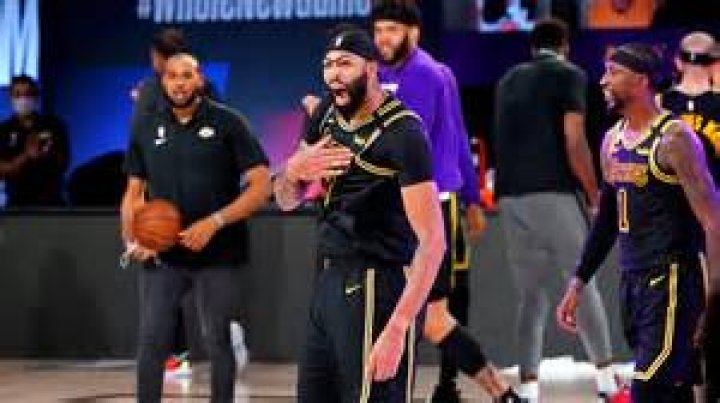 Anthony Davis' height