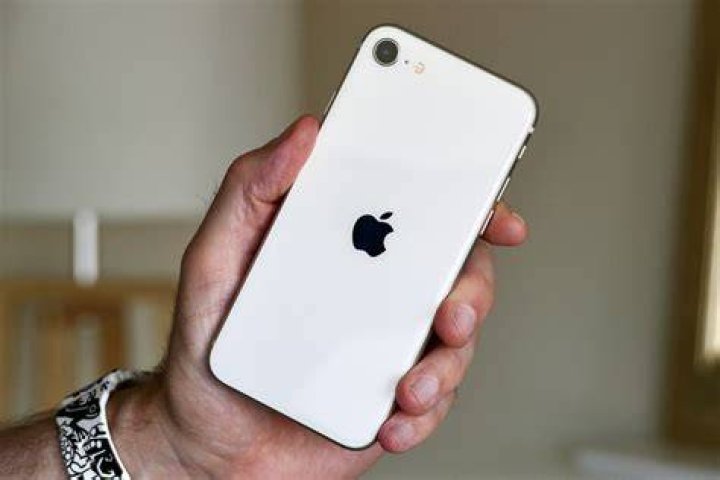 Apple iPhone SE 3 White Front And Back