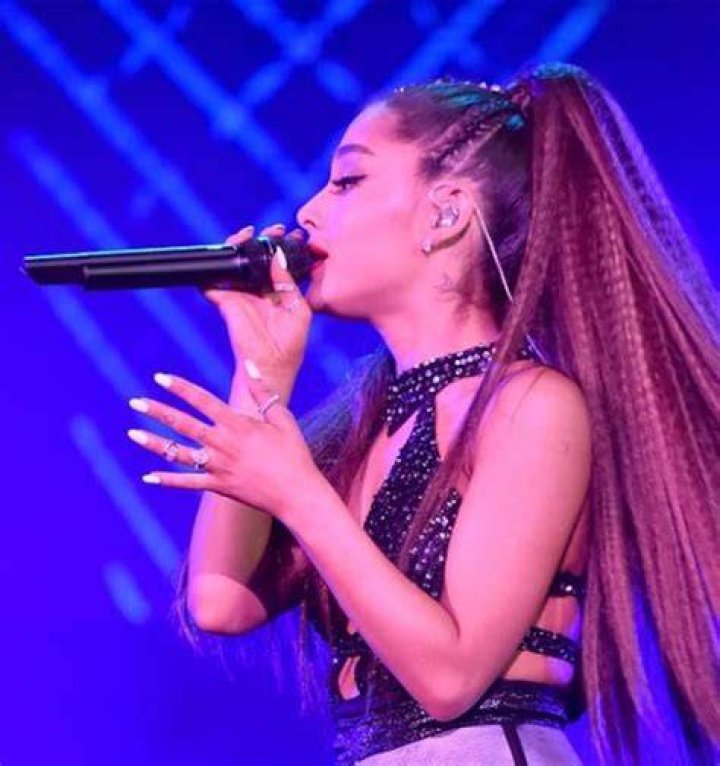 Ariana Grande possibly hints at pregnancy in new music video
