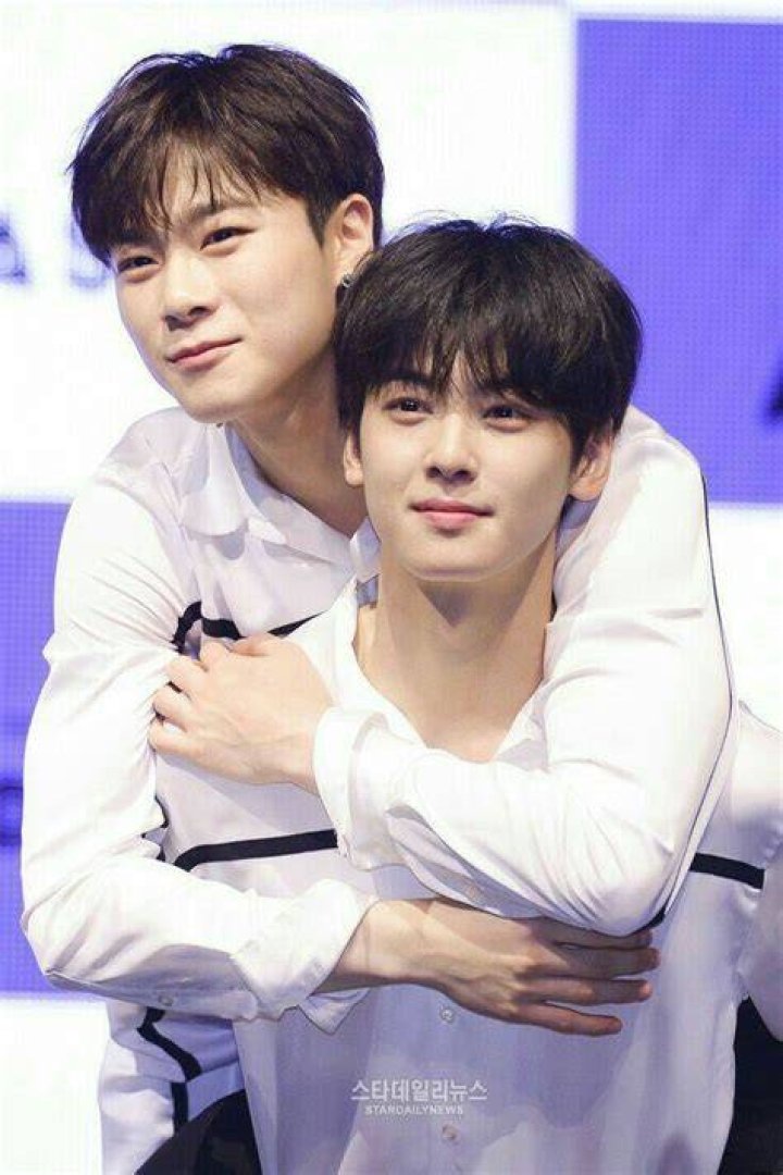 ASTRO Cha Eun Woo Relationship Status 2021 Truth About His Alleged