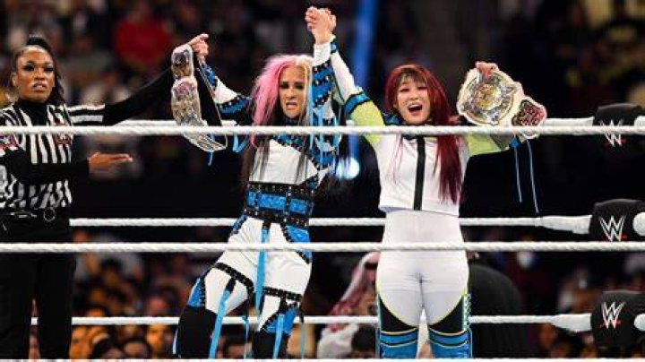 asuka alexa becky lita champions