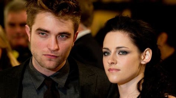 Awkward Twilight Moments That Were Caught On Camera