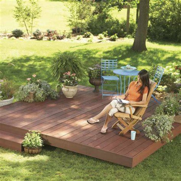 Backyard Decks: Build an Floating Deck (DIY)