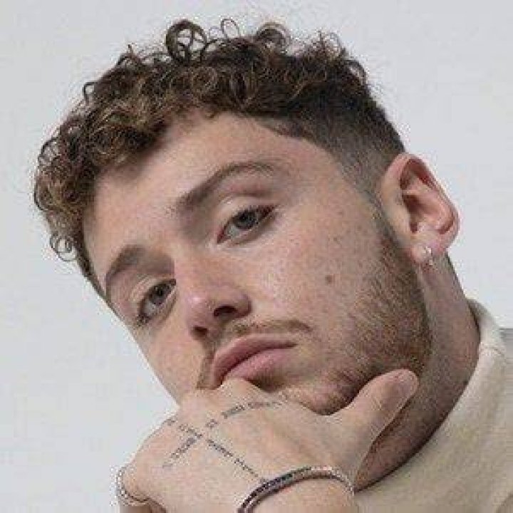 Bazzi age