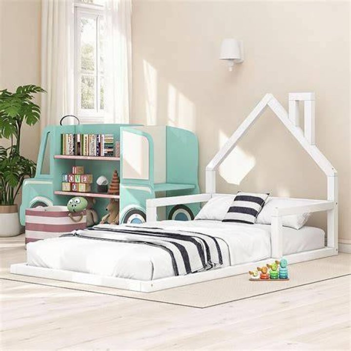 Bed, Lighting, Wood, Floor, Room, Interior design, Flooring, Bedding, Property, Bedroom, Bed, Lighting, Wood, Floor, Room, Interior design, Flooring, Bedding, Property, Bedroom,