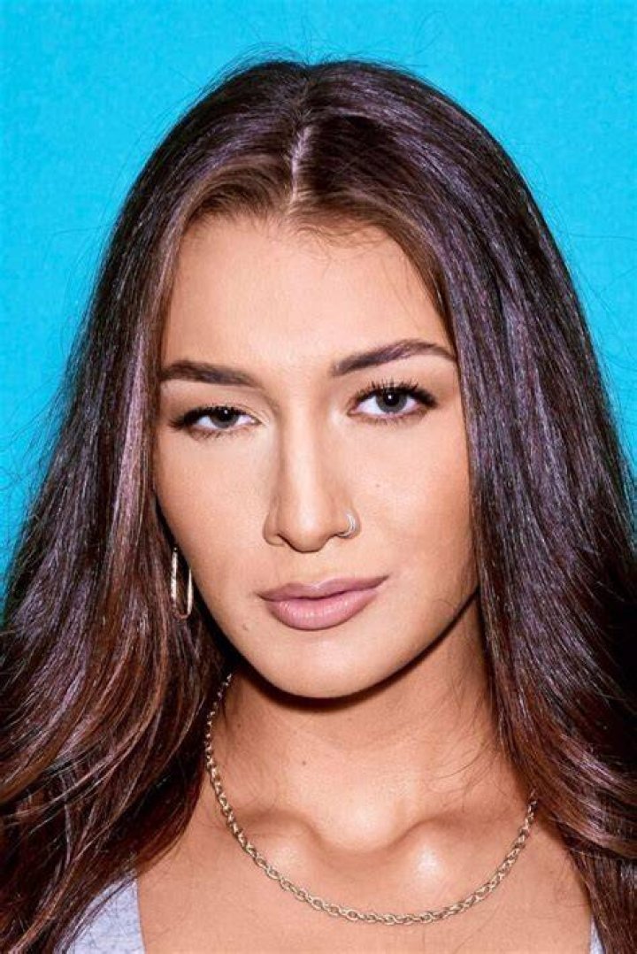 Bella Rolland Biography/Wiki, Age, Height, Career, Photos & More