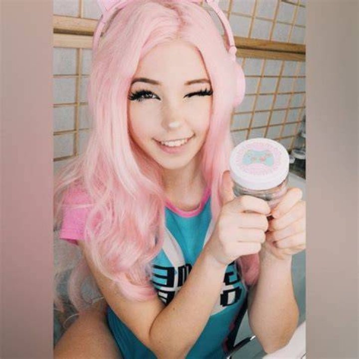 Belle Delphine height