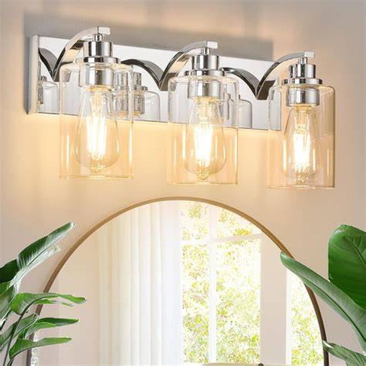 Best Bathroom Vanity Light For Small Spaces