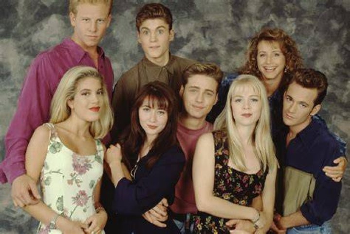 Beverly Hills 90210 Cast Wouldn&rsquo;t Make Eye Contact With Guest Star Jessica Alba