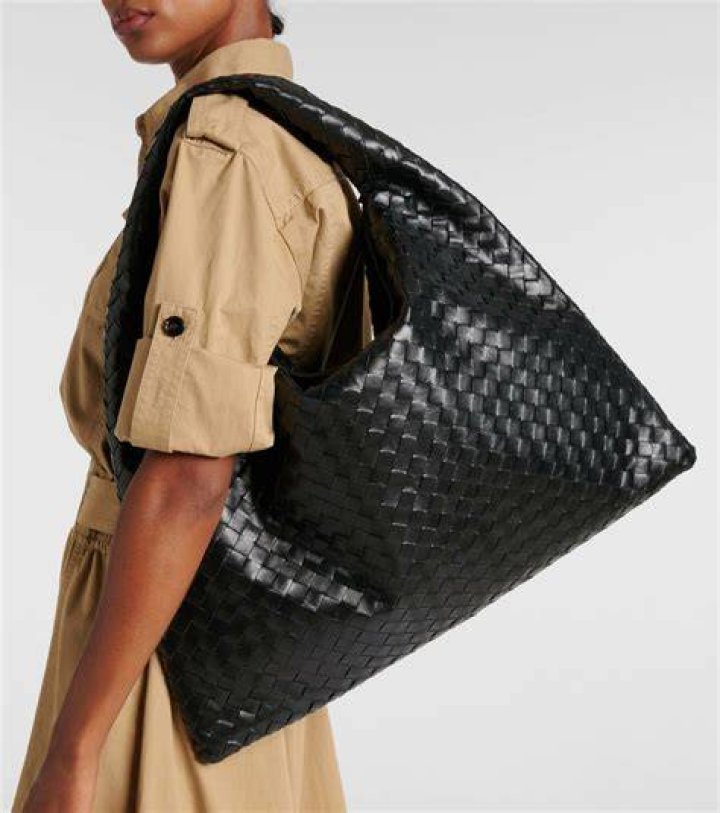 Bottega Veneta tote bag - SATC style Miranda Hobbes wardrobe bottega veneta tote bag satc style miranda hobbes wardrobe