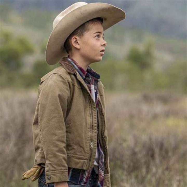 Brecken Merrill Yellowstone season 3 Brecken Merrill Yellowstone season 3