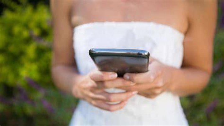 Bridezilla blocks sister for ignoring last-minute wedding rule