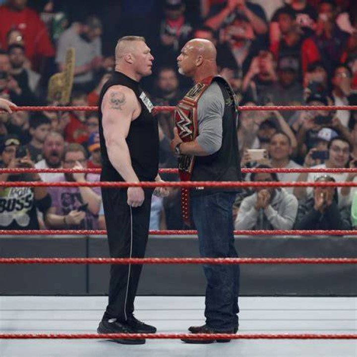 Brock Lesnar v Big Show Survivor Series 2002 Cropped