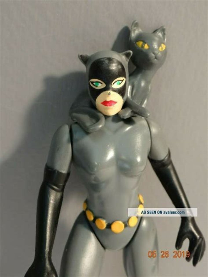 BTAS heroes running with Catwoman: Lonely City