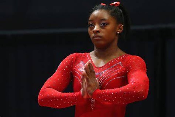 “Bugs the Sh** Out of Me”: Simone Biles Fed Up With Her ‘Feet Issues’ Gets a
Makeover Ahead of Wedding